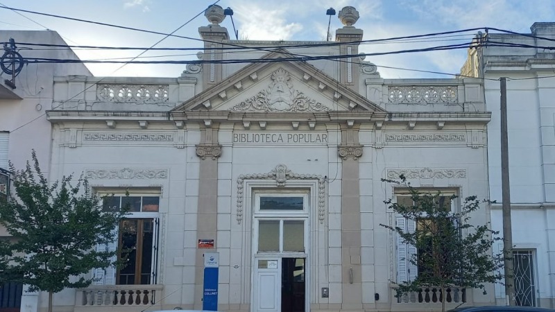 La Biblioteca Popular Collinet atender tambin por la maana